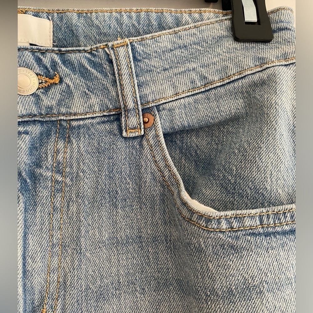 H & M Straight Wide Leg Light Wash Denim Jeans Size 8 - Picture 3 of 7
